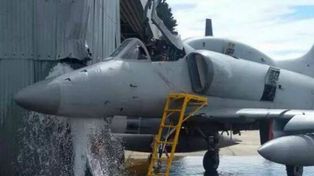 Un suboficial de la Fuerza Aérea murió al chocar un avión en tierra