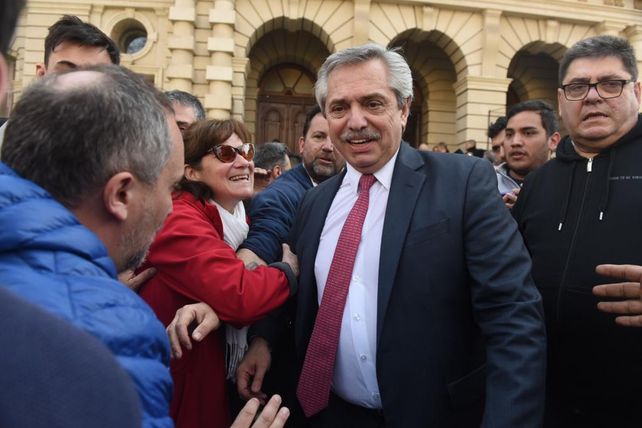 Alberto Fernández firmó su compromiso con las provincias