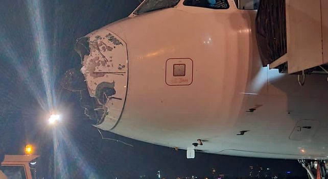 Así quedó la nariz del avión de la aerolínea Latam.&nbsp;
