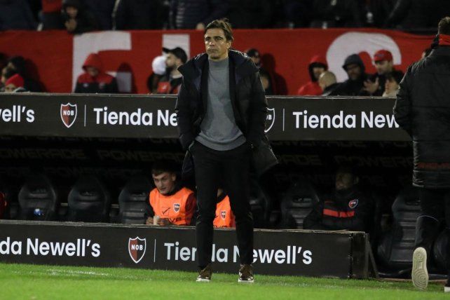 Javier Sanguinetti fue entrenador de Newells en la temporada 2022. Ganó el clásico en el Gigante con gol de Juanchón García.