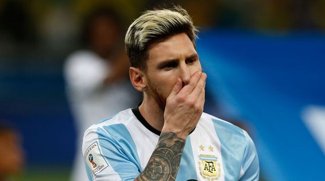 Argentina sufrió una dolorosa caída ante Brasil y complicó un poco más su futuro