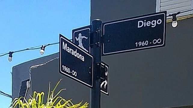 Un santafesino renombró a una esquina de la ciudad como Diego y Maradona