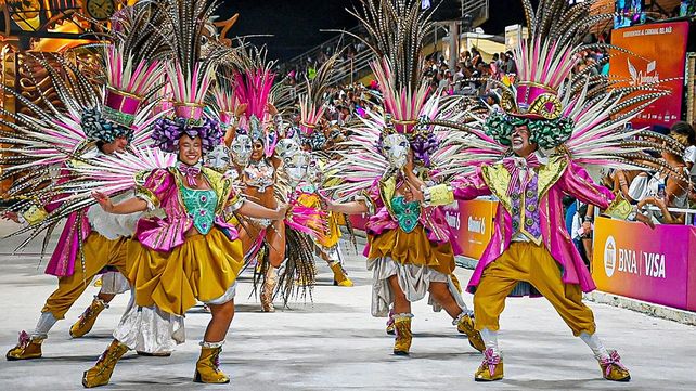 El Carnaval del País: una verdadera fiesta en la quinta noche en Gualeguaychú
