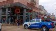 Un adolescente de 17 años murió tras caer de un edificio en el centro de Gualeguaychú. Las circunstancias del hecho son investigadas por la Justicia. Un adolescente de 17 años murió tras caer de un edificio en el centro de Gualeguaychú. Las circunstancias del hecho son investigadas por la Justicia.