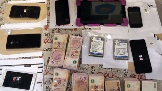 Paraná: allanaron una casa por sextorsión a una joven