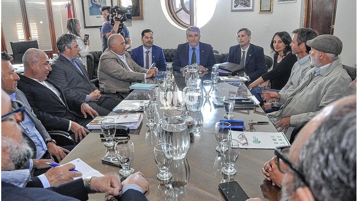 La nueva reunión del gobierno con los gremios de la paritaria central ...