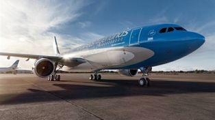 El Ministerio de Transporte afirmó que vuelven los vuelos regulares nacionales e internacionales