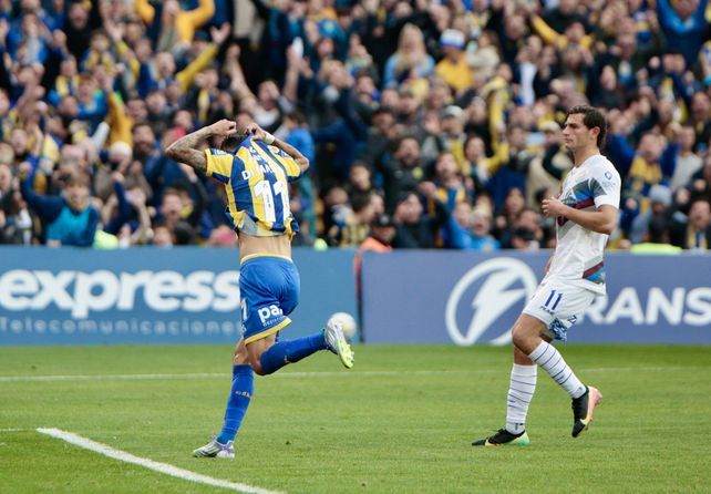 El primero. Di María celebra ante Godoy Cruz, en su vuelta en Central. Fue de penal.