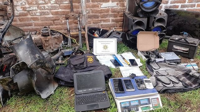 Santo Tomé: cuatro apresados por robos, secuestro de un arma de guerra y chalecos antibalas