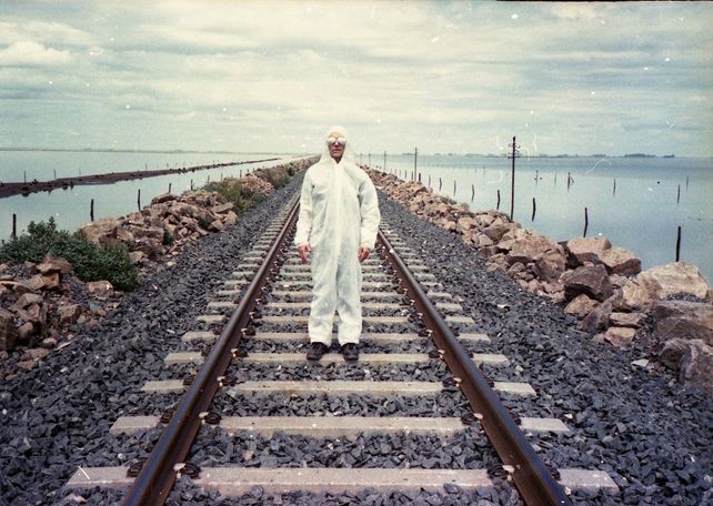 Argentina/México: “Historia universal”, de Ernesto Baca, un viaje onírico por la realidad de la humanidad.