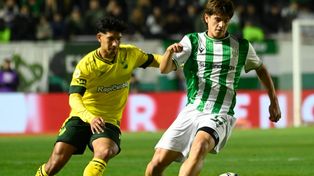 Tiziano Perrotta lleva adelante un avance de Banfield, que el próximo domingo visitará a Newells.