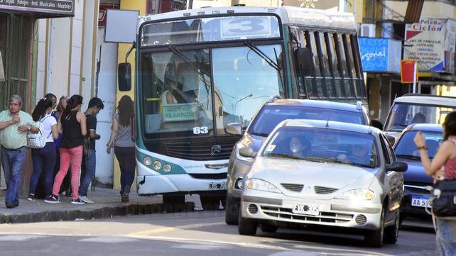 Colectivos modificarán su recorrido durante este viernes