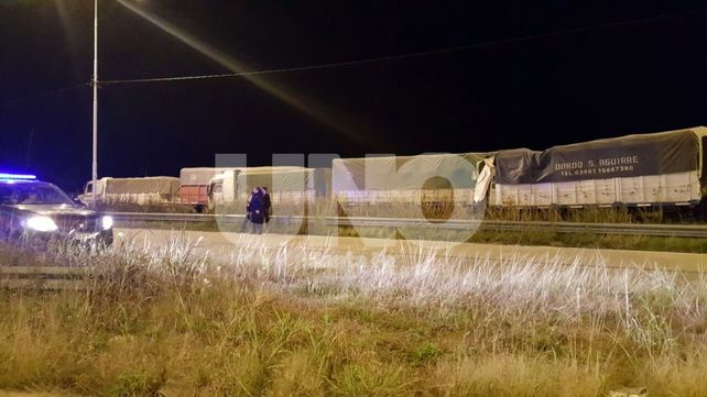 Ruta 70 y circunvalación oeste: esta madrugada hubo un violento triple choque de camiones
