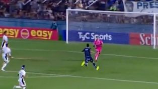 La jugada en la que solo Lamolina vio penal.