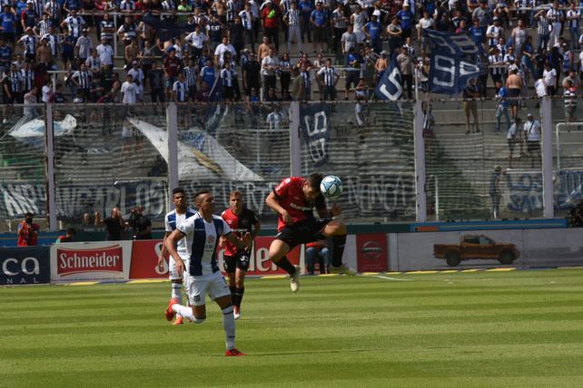 Newells jugó mal, perdió con Talleres y sumó su segunda derrota consecutiva