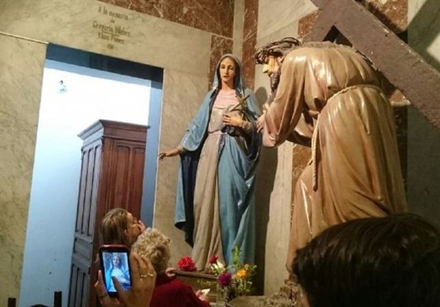 Conmoción en San Luis por el milagro de una Virgen que llora