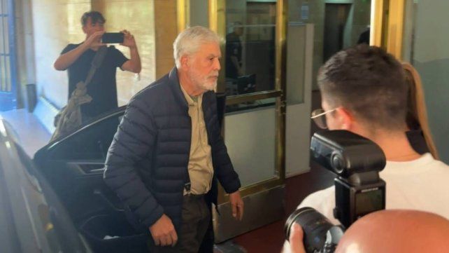 Julio De Vido se entregó en Comodoro Py y quedó detenido por la Tragedia de Once