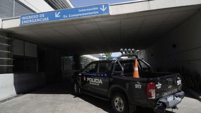 Dos nenes jugaban dentro de una casa en Rosario y fueron baleados: uno murió y el otro quedó herido