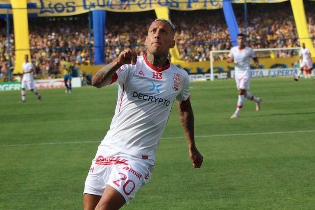 Candia en el Gigante de Arroyito, la última vez que Huracán vino a jugar contra Central.