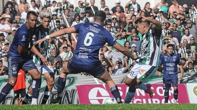 Villa Mitre ganó la primera final de la Reválida y Sarmiento quedó obligado a ganar.