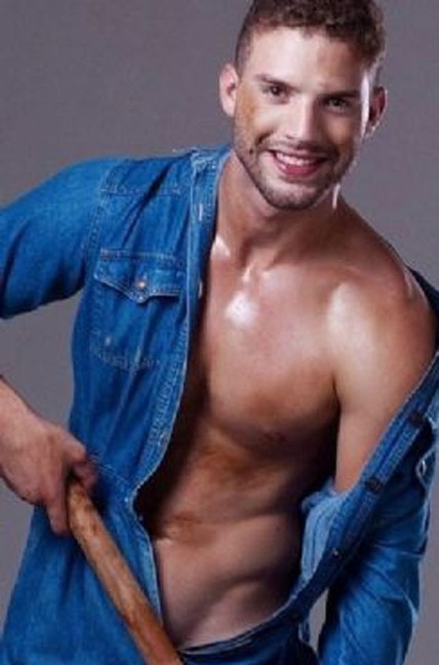 Un sepulturero hot las tiene muertas a todas
