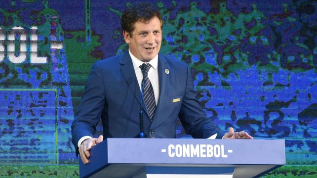 Alejandro Dom&iacute;nguez le puso freno a la posibilidad de cinco cambios que quiere FIFA.