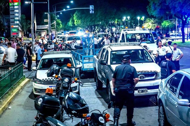 Picadas en la zona sur: 22 autos y 16 motos terminaron en el corralón