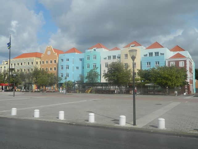 En Curazao sobresalen las construcciones coloridas y uniformes.&nbsp;