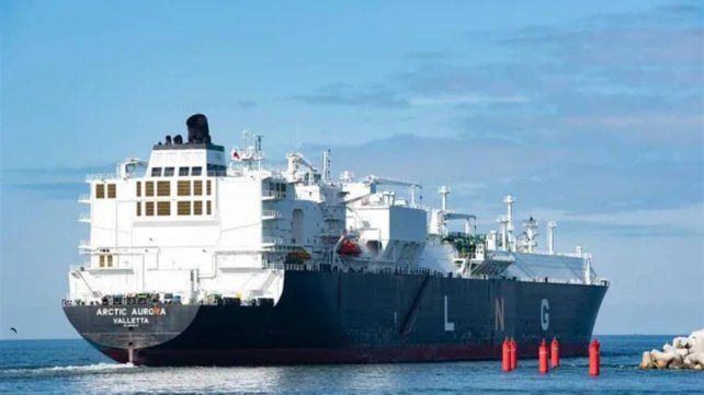 El Gobierno posterga la privatización de las importaciones de gas licuado por un año