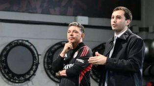Di Carlo acompañó al plantel de River tras la derrota en el Monumental