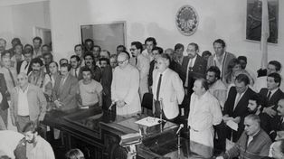 El Concejo Municipal de Rosario en pleno salió en defensa de la democracia ante el levantamiento militar carapintada de Semana Santa de 1987.&nbsp;