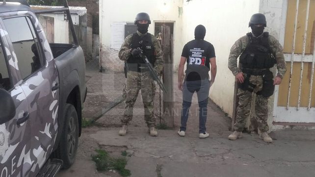 Cayeron presos cuatro vendedores barriales de drogas y secuestraron estupefacientes