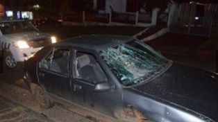 Un alumno destruyó el auto de un profesor que lo desabropó en un examen