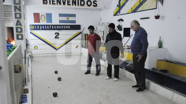 Sana adicción. Varios son los fanáticos para despuntar el vicio de las bochas.