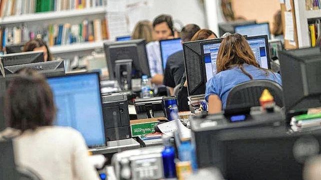 Aumento salarial a trabajadores estatales llegará a 64%