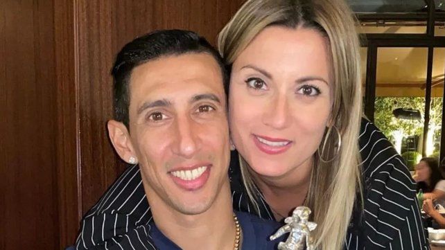 La esposa de Di María está en su casa en Funes y alimenta los rumores sobre la vuelta de Fideo a Central
