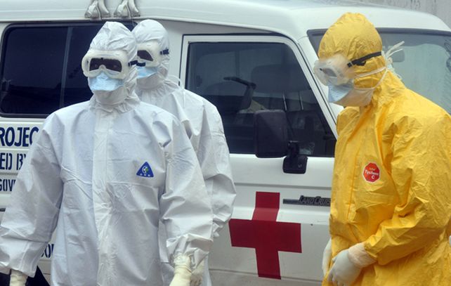 La epidemia de ébola ya ha dejado más de 4.000 muertos en África y una gran psicosis en Estados Unidos
