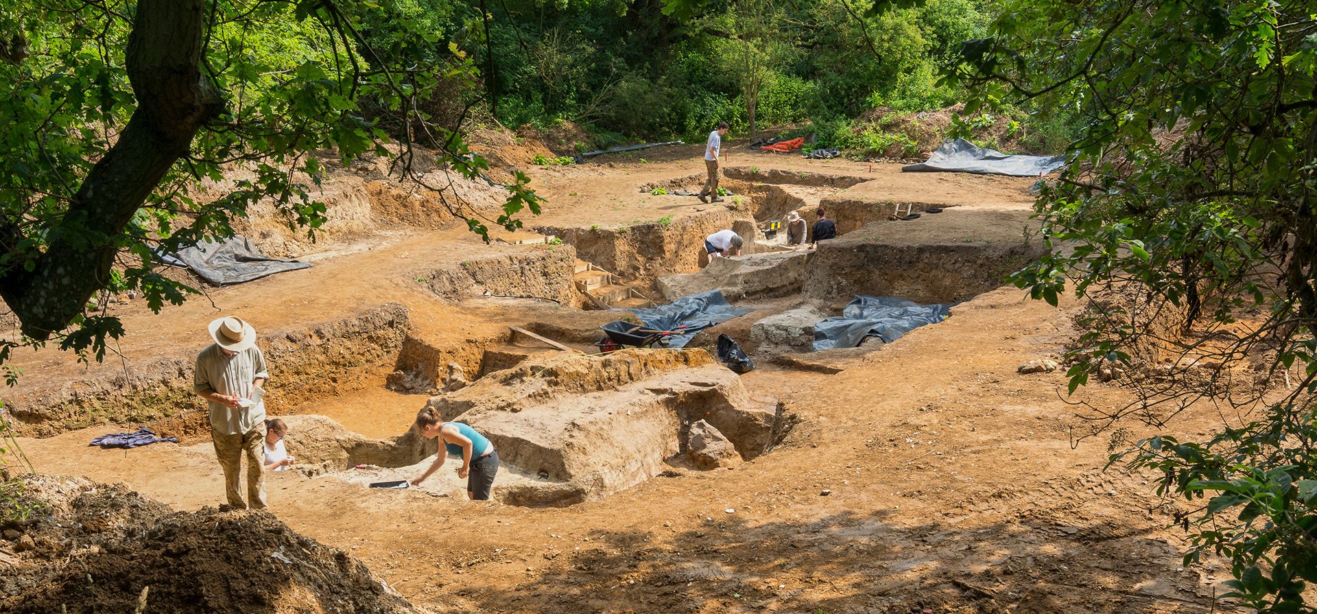 Yacimiento de sedimentos de estanque de 400.000 años de antigüedad en Barnham, Suffolk, Inglaterra. (Crédito: Jordan Mansfield/Proyecto Caminos a la Antigua Gran Bretaña vía AP) Yacimiento de sedimentos de estanque de 400.000 años de antigüedad en Barnham, Suffolk, Inglaterra. (Crédito: Jordan Mansfield/Proyecto Caminos a la Antigua Gran Bretaña vía AP)
