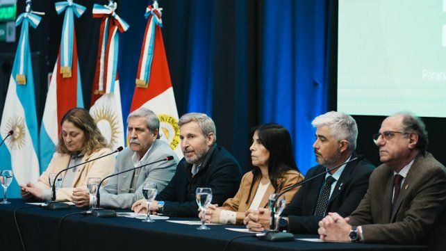 Se realizó el encuentro de la Mesa Permanente de Salud de la Región Centro. Se trataron temas como la ley de autogestión de hospitales y compras centralizadas
