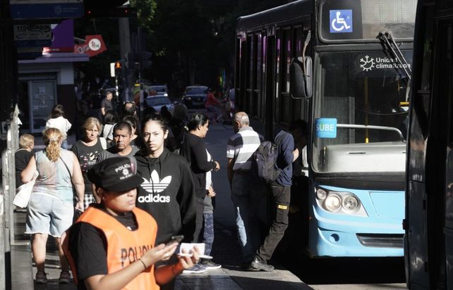 Se levantó el paro y con demoras los colectivos vuelven a circular en Rosario