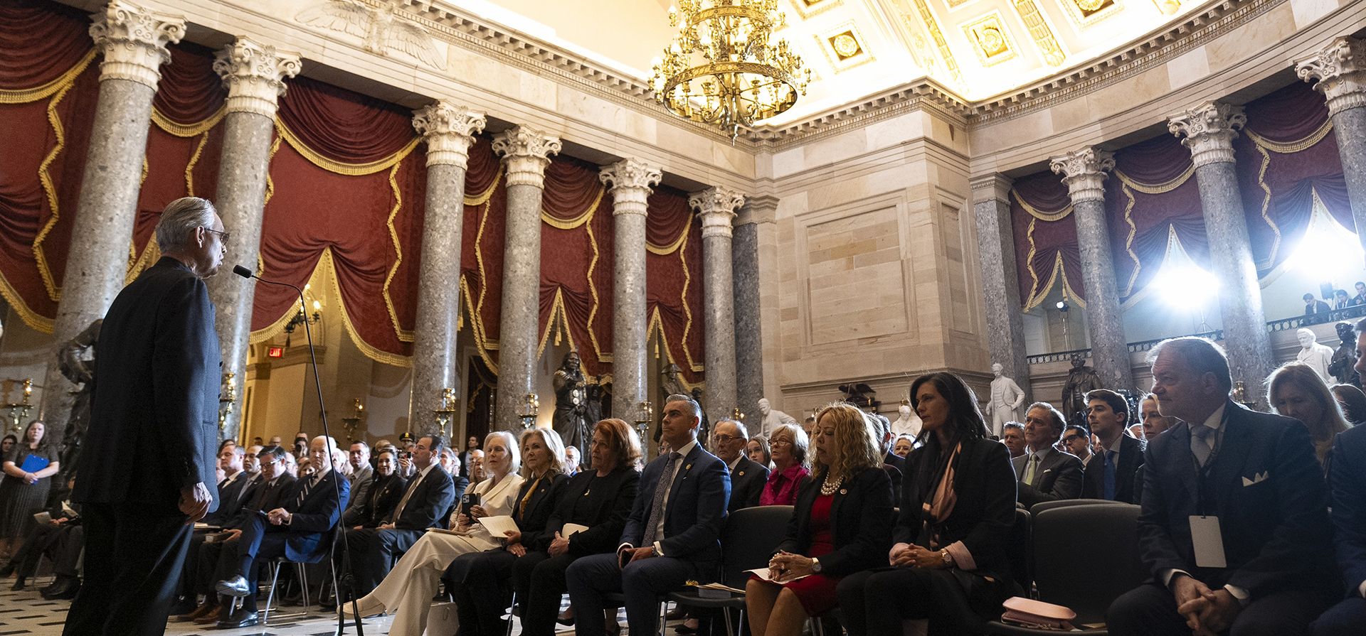 Andrea Bocelli actúa en el Desayuno Nacional de Oración, en Statuary Hill en el Capitolio de Washington, el jueves 1 de febrero de 2024. (Foto AP/Andrew Harnik) Andrea Bocelli actúa en el Desayuno Nacional de Oración, en Statuary Hill en el Capitolio de Washington, el jueves 1 de febrero de 2024. (Foto AP/Andrew Harnik)