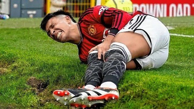 El gualeyo Lisandro Martínez se volvió a lesionar.