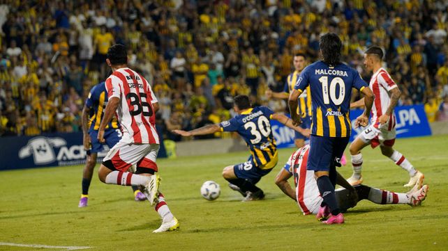 Después de eludir a tres rivales, O