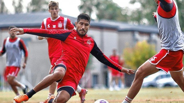 Luciano Lollo es uno de los regresos que se viene en Estudiantes para jugar ante Talleres en La Plata.