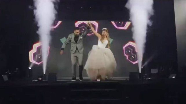 La fiesta de 15 de Katie, la hija de Carlos Tévez, que contó con un show de Damas Gratis y un avión