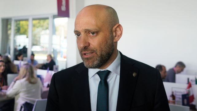 El ministro de Desarrollo Productivo, Gustavo Puccini, presentó de manera oficial el sistema Lince.