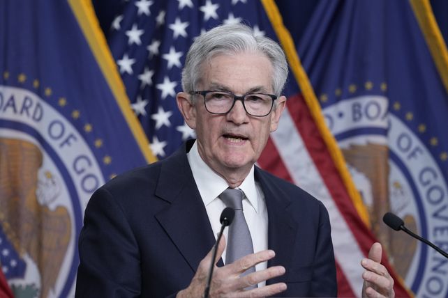 Powell. El titular de la FED dijo que no prevén bajar la tasa todavía.