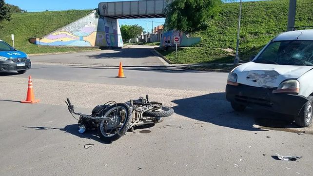 El joven motociclista fue trasladado al hospital San Antonio