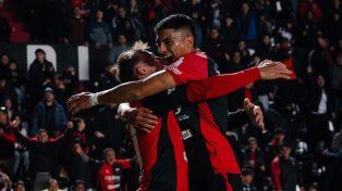 Colón, ante una visita de riesgo a Defensores de Belgrano para cortar la sequía y recuperar terreno