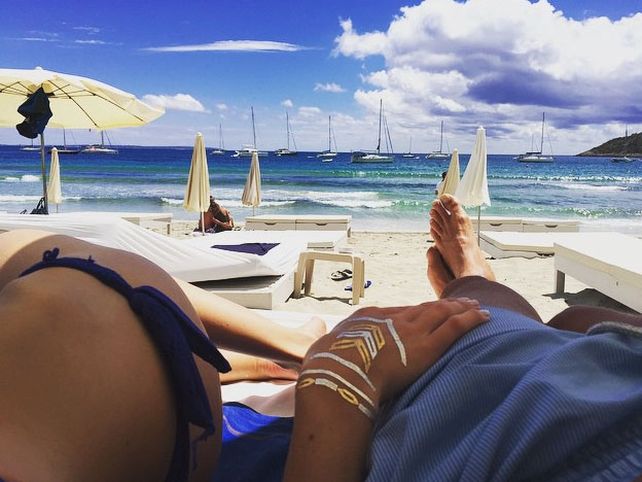 Maxi y Daniella en las playas europeas